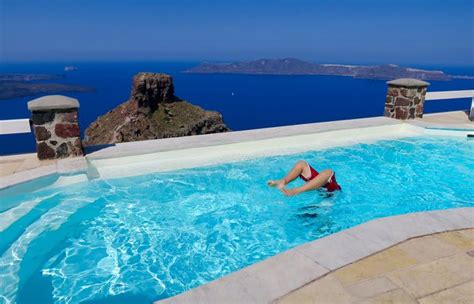 26 Best Santorini Hotels with Infinity Pools