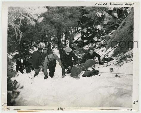 CAROLE LOMBARD 7.25x9 news photo '42 soldiers recovering her body after ...