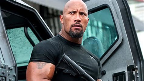 Dwayne Johnson presenta un nuevo personaje de 'Hobbs and Shaw', el spin ...