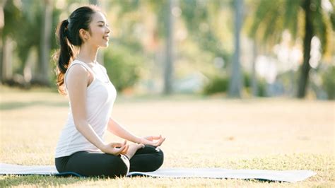 Các Bài Tập Yoga Giúp Cải Thiện Sức Khỏe Tóc Và Giảm Tình Trạng Gàu Ở ...