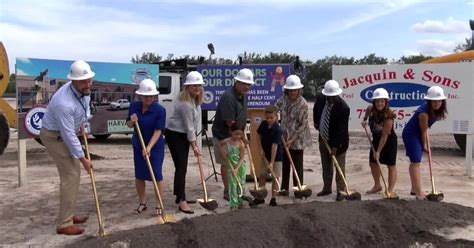 New elementary school breaks ground in Palm City