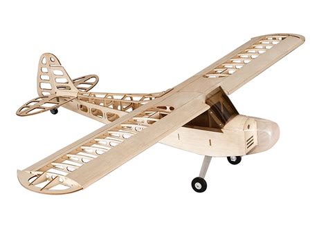 Building balsa wood planes