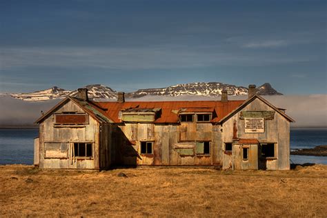 Iceland - HOSTEL by the spring time on Behance