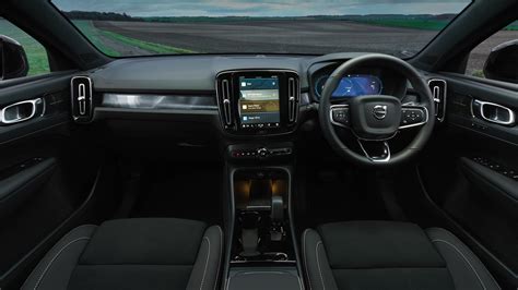 Volvo C40 Recharge Interior Layout & Technology | Top Gear