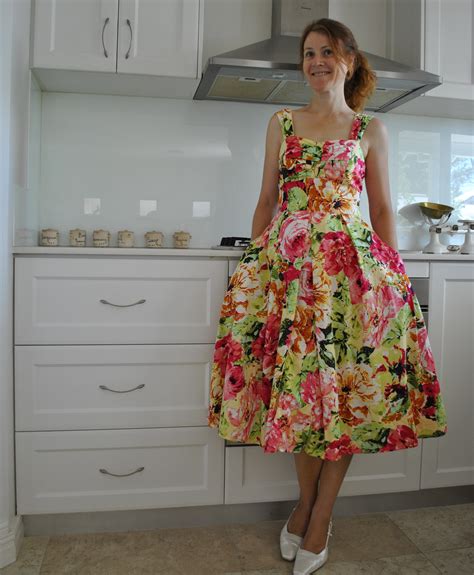 A very Stepford Wife – Sewing Projects | BurdaStyle.com