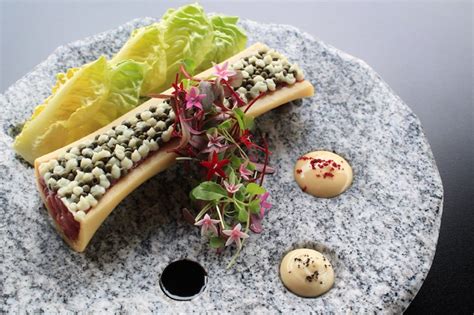 How Chefs Of Michelin-starred Restaurants Entice With Exquisite Plating