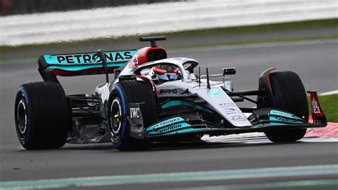 Mercedes reveals Lewis Hamilton's 2022 F1 car - ESPN