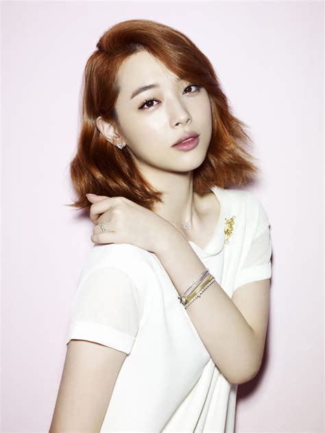 Sulli - AsianWiki