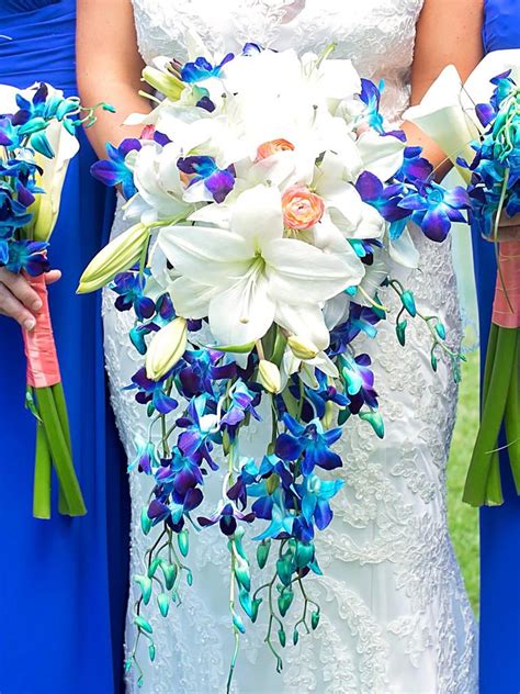 The Best Blue Wedding Flowers (and 16 Gorgeous Blue Bouquets) | Diy ...