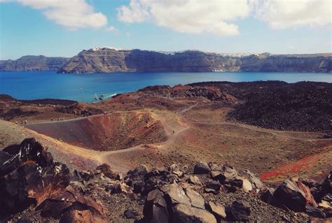 Volcano—Nea Kameni Santorino Top Tours and Tips | experitour.com