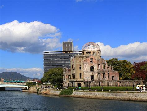 Hiroshima and Nagasaki Atomic Bomb Museum Guide - Mad or Nomad