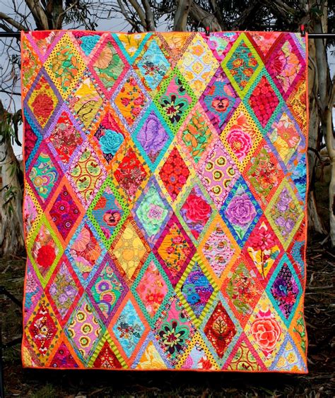 Gone Aussie Quilting: Bordered Diamond Quilt Finish