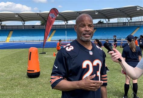 Shaun Gayle starred in Chicago Bears' Mini Monsters clinic