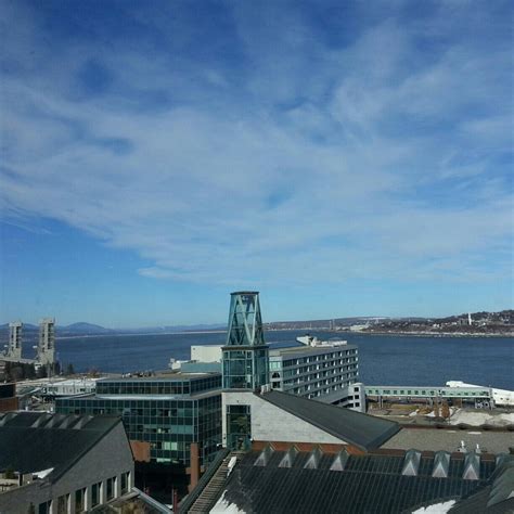 Le fleuve Saint-Laurent vu de la chambre 728 / The Saint-Lawrence River ...