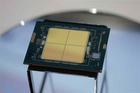 Intel Promises Performance Boosts of Over 3x with Sapphire Rapids-SP ...