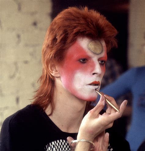 How David Bowie Changed the Way We Look at Beauty | Glamour