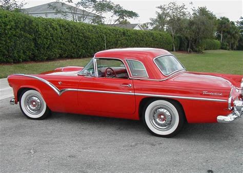 Classic Beauty: 1955 Ford Thunderbird