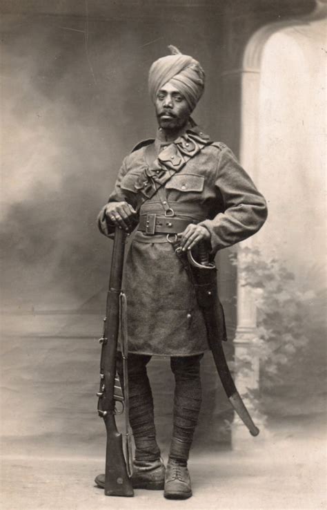 Portrait of an Indian WW1 Soldier in 1914 [1768×2756] | Ww1 soldier ...