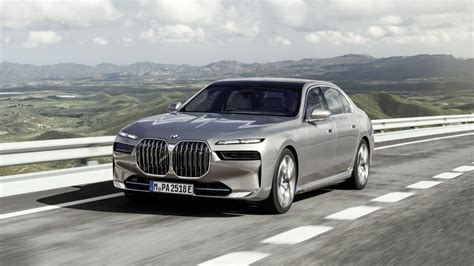 The Bonkers 2023 BMW 7-Series Is A Luxury Beast With An Absurd 31.3 ...