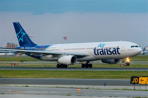 File:Air Transat Airbus A330-300 C-GTSD (7432014712).jpg