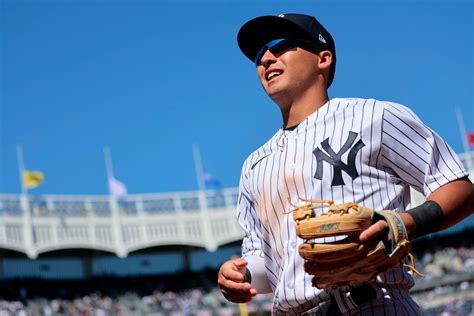 Anthony Volpe Becomes First Yankee Rookie to Win Gold Glove