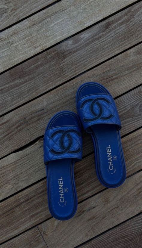 blue chanel sandals. | Outfit inspiraties, Blauw, Outfits