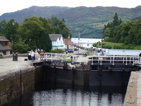 Caledonian Canal locks at Fort Augustus © Dannie Calder cc-by-sa/2.0 ...