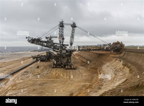 Bagger Bucket Wheel Excavator Stock Photos & Bagger Bucket Wheel ...