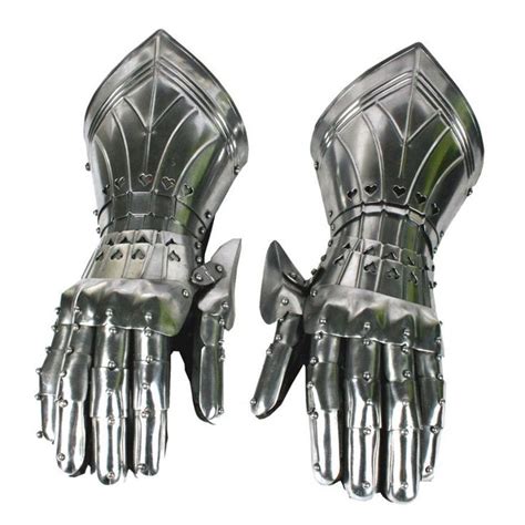 Medieval armoured gauntlets | Medieval armor, Armor hand, Medieval