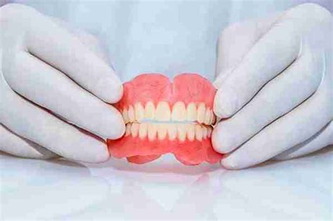 Choosing the Best Dentures for Your Needs - worldofwardcrap