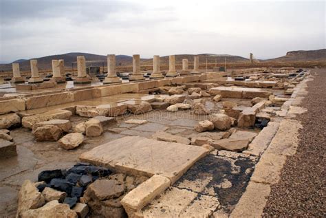 Palace in Pasargadae stock photo. Image of persia, museum - 2142954