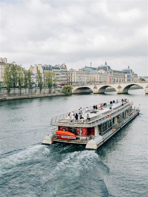 Best Seine (dinner) river cruises in Paris & boat tickets! - This is Paris