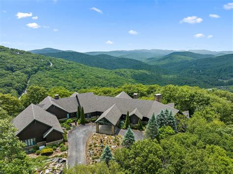 Breathtaking Mountain Estate in Linville Ridge Gated Community in ...