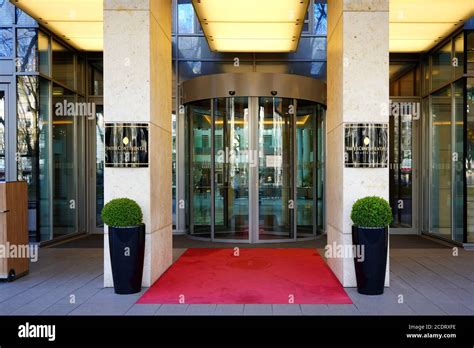 Front view of the entrance of the 5 star hotel Intercontinental on ...