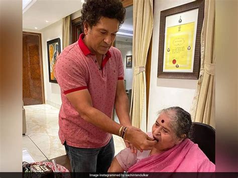 Sachin Tendulkar Celebrates Mother’s Birthday With Family Over Video ...