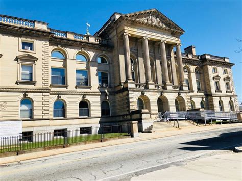 Middlesex County Courthouse in Lowell, Massachusetts. Paul Chandler ...