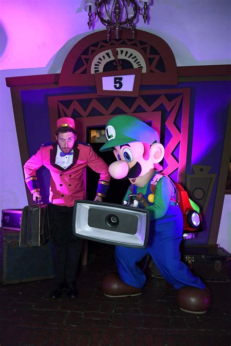 Photos of the Luigi's Mansion 3 Haunted Mansion Event - NintendObserver