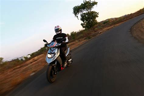 Aprilia SR 125: Road Test Review | BikeDekho