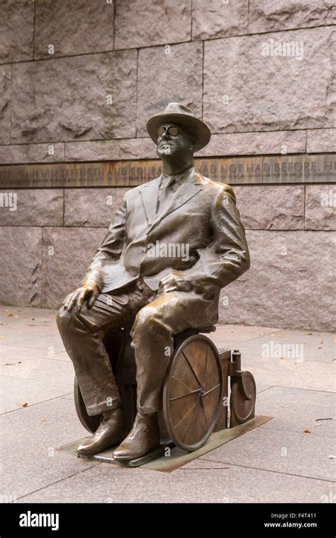 WASHINGTON, DC, USA - Franklin Roosevelt Memorial. Bronze statue of ...