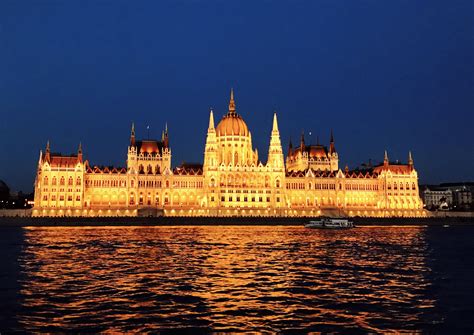 Hungarian Parliament, Budapest : r/europe