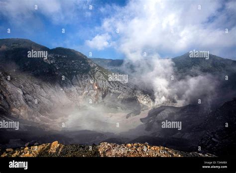 Tangkuban Perahu Crater, Bandung, West Java, Indonesia Stock Photo - Alamy