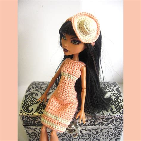 Handmade crocheted clothes for fashion dolls Barbie and Blythe ...