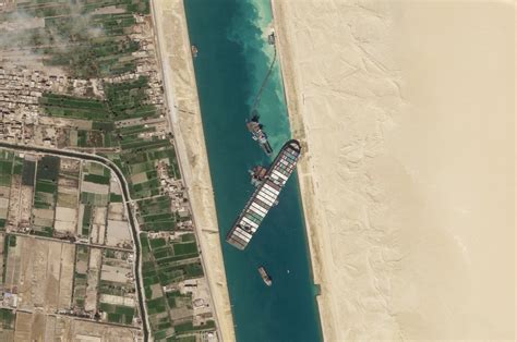 Egypt to seek $1 billion in damages over Suez Canal blockage | Daily Sabah