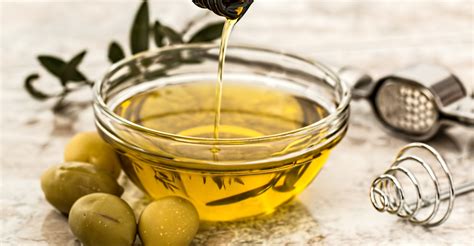 Health Benefits of Cold-Pressed Olive Oil | The Health Insider