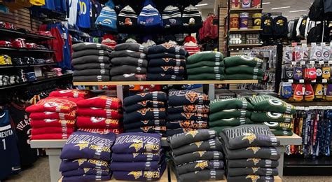 Fan Shop at Cedar Falls SCHEELS | SCHEELS.com