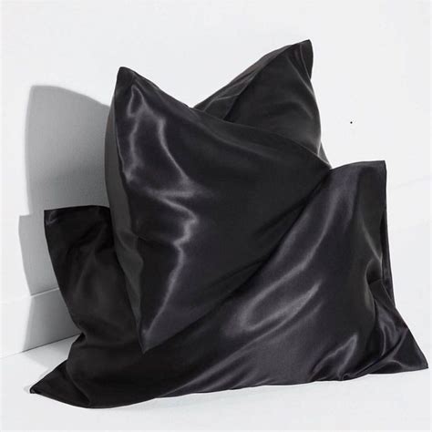 Pin by Trương Đặng Ngọc Lý on BLACK | Satin pillowcase, Silk pillowcase ...