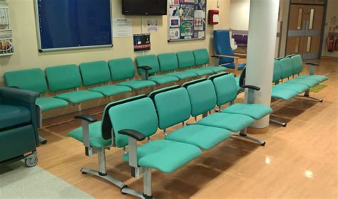 Choosing Hospital Waiting Room Chairs - Evertaut