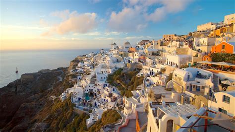 Visit Oia: 2023 Travel Guide for Oia, Santorini | Expedia