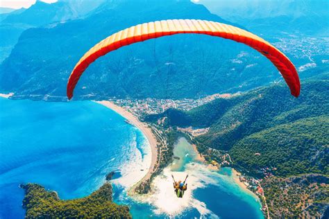 Hang Gliding Vs Paragliding Vs Parasailing: What's the Difference?