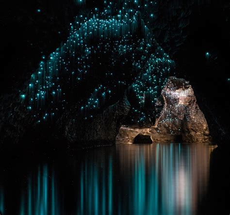 Magical New Zealand cave is illuminated by luminescent glowworms ...